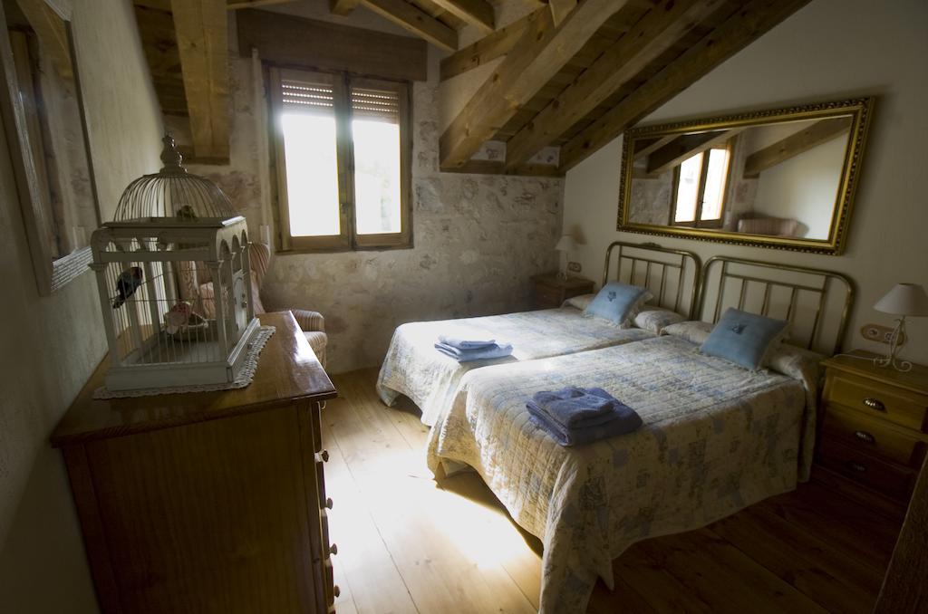 La Fuente Del Poval Guest House Caballar Rom bilde